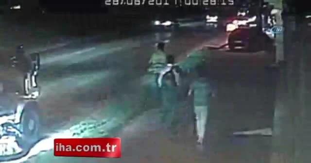 Kaza yapan araç mahalleye dalınca panik yaşandı