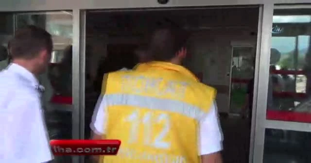 Kışlaya yıldırım düştü! Yaralı askerler var...