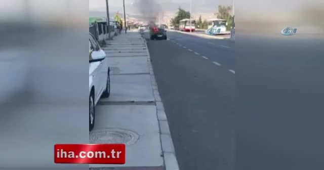 Lüks otomobil seyir halindeyken alev aldı