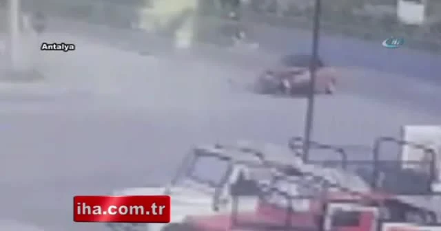 Manavgat’taki kaza kameralara yansıdı