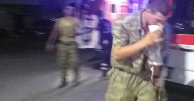 Manisa'da çok sayıda asker hastaneye kaldırıldı
