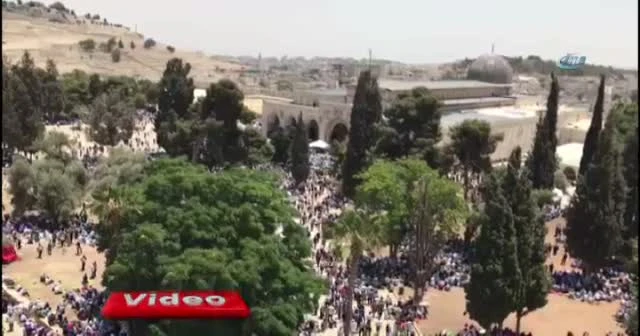 Mescidi Aksa’da cuma coşkusu