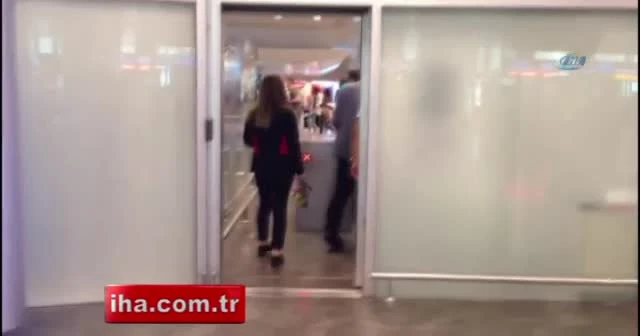 Milli futbolcu Enes Ünal’a havalimanında şok gözaltı