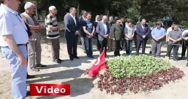 Milli Savunma Bakanı Işık, Şenoba şehitlerinin kabirlerini ziyaret etti