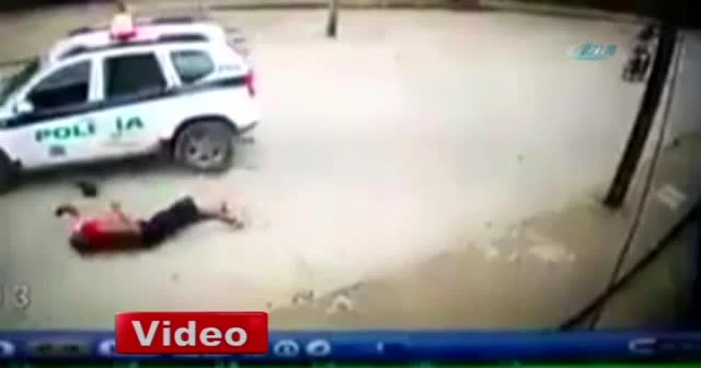 Motosikletli havada defalarca takla attı