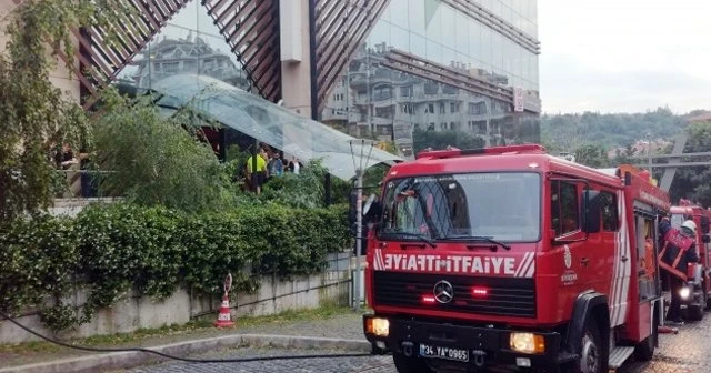 Ortaköy'de AVM'de korkutan yangın
