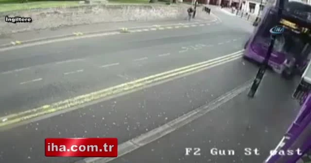 Otobüs çarptı, ayağa kalkıp yürüdü