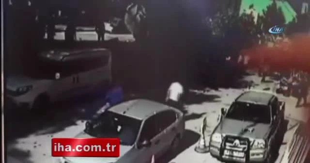 Tır 8 otomobili böyle biçti