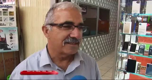 Vasiyeti üzerine cenazesi iki çamaşır makinesinin üzerine konuldu