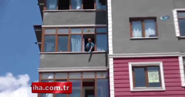 ‘Benim için üzülmeyin’ notu bırakıp 4. kattan atladı
