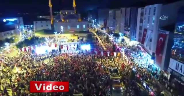 2016 metrelik Türk Bayrağı taşıdılar