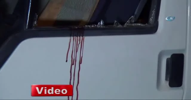 Aracının içinde kurşun yağmuruna tutuldu
