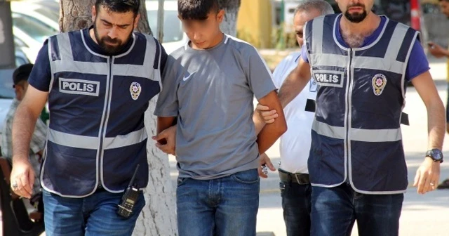 Bıçaklandıktan sonra hastaneye yürüyerek giren genç öldü
