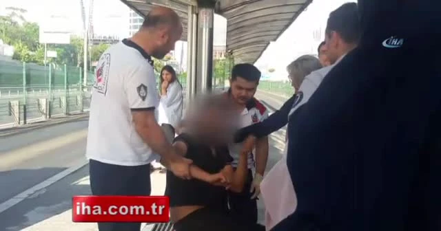 Bonzai içen genç, metrobüs seferlerini aksattı