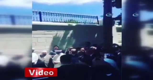 Erdoğan’dan şehitlerin mezarı başında Kur’an tilaveti