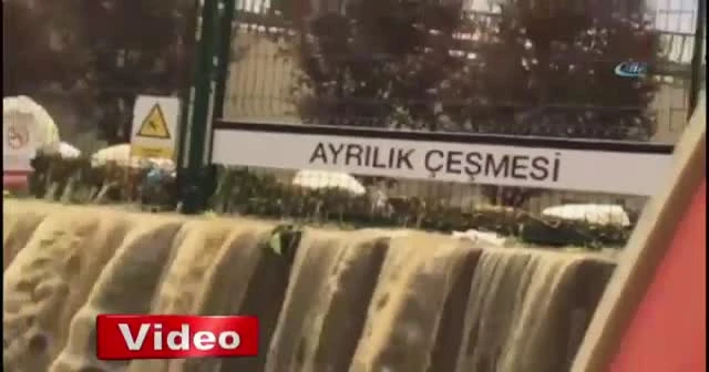 Marmaray istasyonunda şelaleyi andıran görüntü