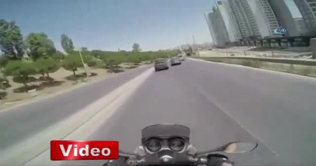 Motosiklet kazası kask kamerasında!