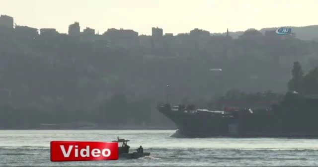Rus savaş gemileri İstanbul Boğazı’ndan aynı anda geçti