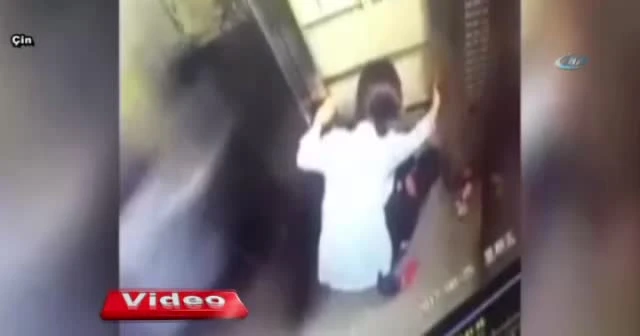 Asansörde korkunç ölüm