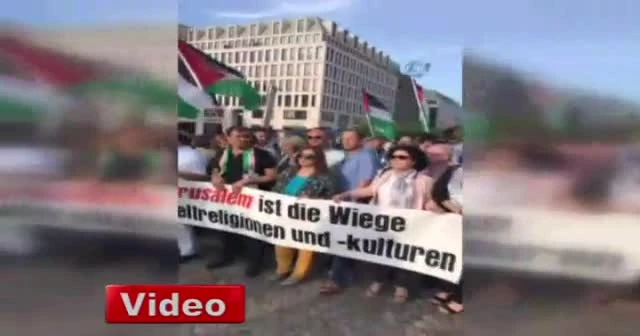 Berlin'de Filistinliler için destek gösterisi
