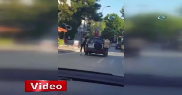Caddebostan’da patenli gençlerin trafikteki tehlikeli oyunu kamerada
