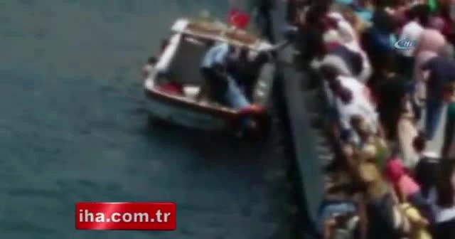 Denize düşen kadını vatandaşlar kurtardı