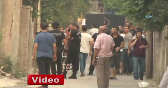 Elinde bıçakla sokak ortasında dehşet saçtı