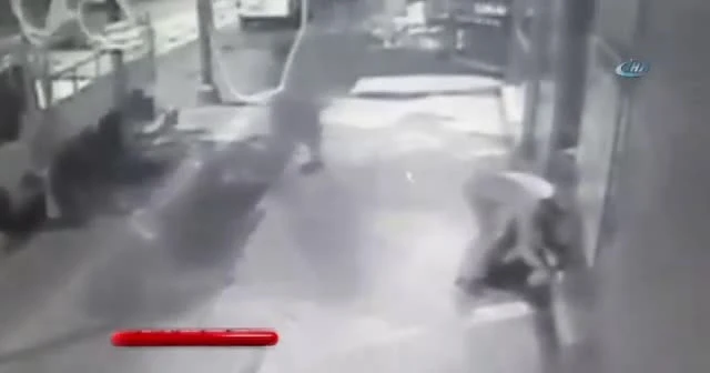 Engelli vatandaşa kurşun yağdırdı