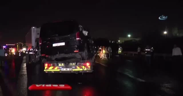 Karşı şeride geçen tır, Almanya yolundaki aileyi yok etti