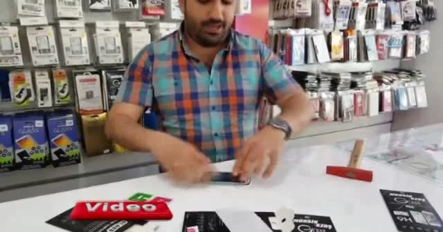 Kırılmaz cam testi paylaşım rekorları kırıyor