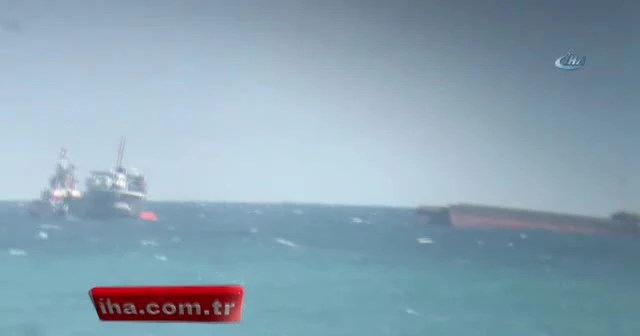 Sarıyer Kilyos açıklarında geminin bölünme anı kamerada
