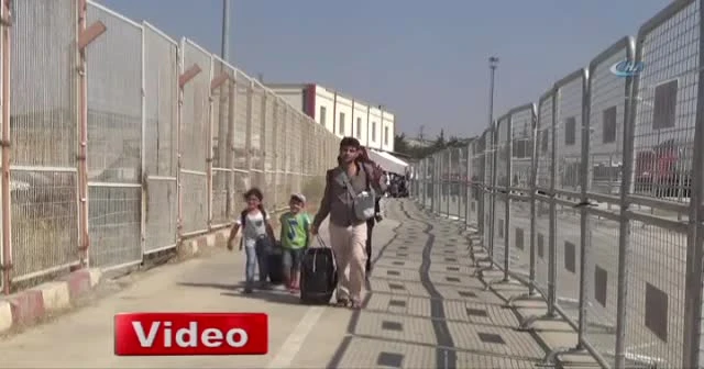 Suriyeliler akın akın ülkelerine gidiyor