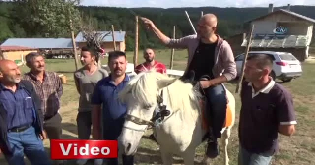 Yıkım kararı gelen yayla evi sahiplerine atlı, tüfekli destek