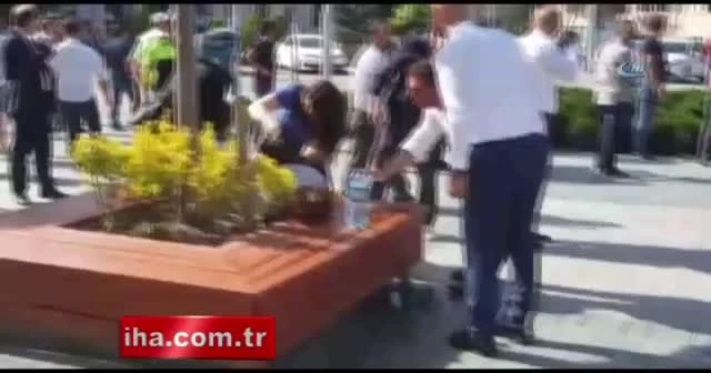 Boşanmak istemediği karısına sokak ortasında kurşun yağdırdı