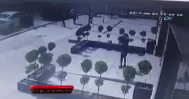 Eski karısıyla barışmak isteyen adam dehşet saçtı