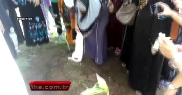 Kedi ölen sahibinin mezarını terk etmedi!