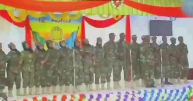 Türk askerî üssünün açılışında Somalili askerler Türkçe şarkı söyledi