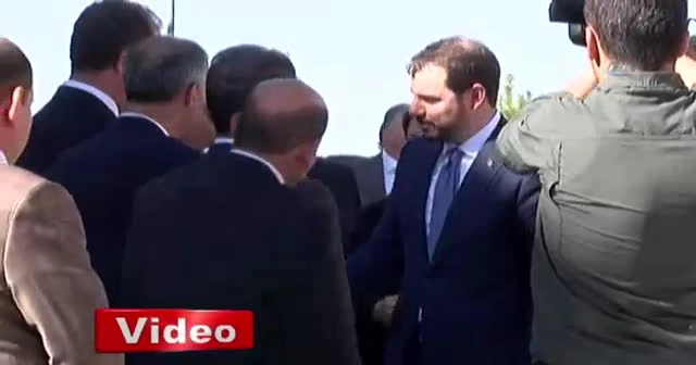 Berat Albayrak şehit evini ziyaret etti
