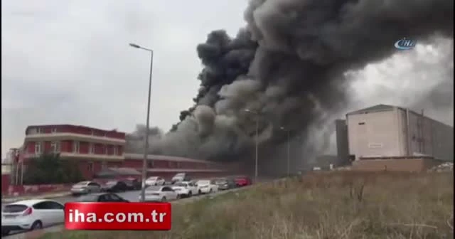 İstanbul Beylikdüzü'nde tekstil fabrikasında yangın
