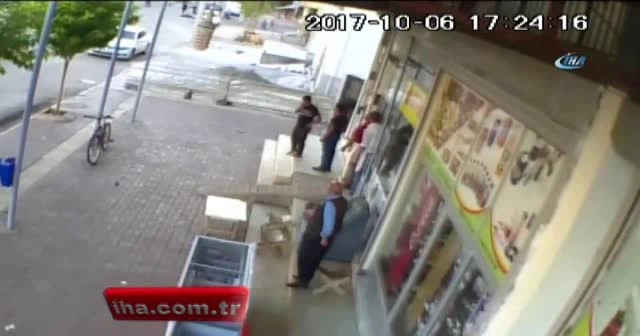 Motosiklet sürücüsü 6 yaşındaki çocuğa böyle çarptı