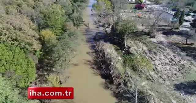 Sular altında kalan Çatalca'daki mahalle havadan görüntülendi