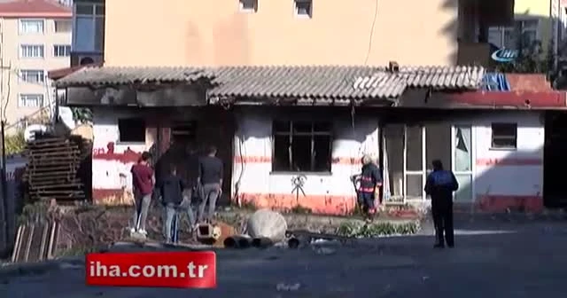 Uyuşturucu madde bağımlılarının yaşadığı ev alev alev yandı