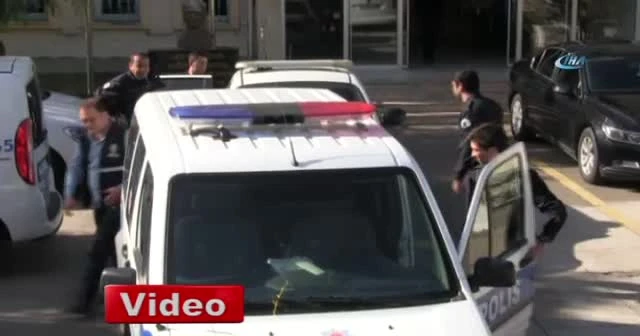 3 saat boyunca çatalla işkence edip 100 bin liralık senet imzalattılar