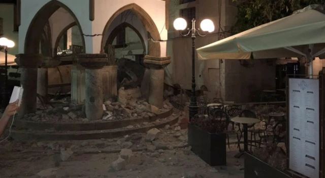 Deprem anında insanların kaçışı böyle görüntülendi