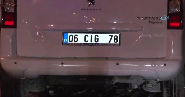 Kaza sonrası alev alan otomobilin sürücüsü hayatını kaybetti