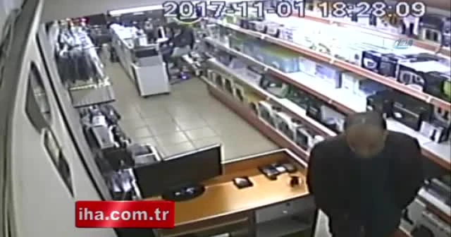 Müşteri gibi geldiği dükkanda cüzdanı böyle boşalttı
