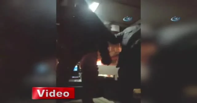 Tartıştığı yolcuyu aracından indirmek istedi