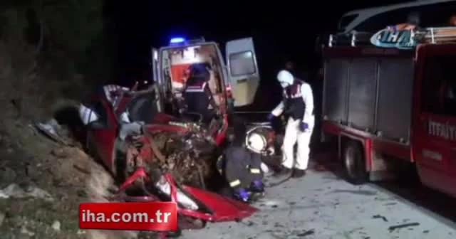 Antalya'da feci kaza: 3 ölü, 12 yaralı