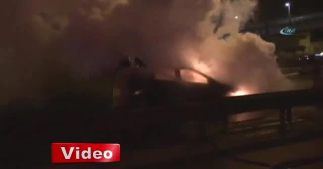 Avcılar'da alev alev yanan otomobil kamerada