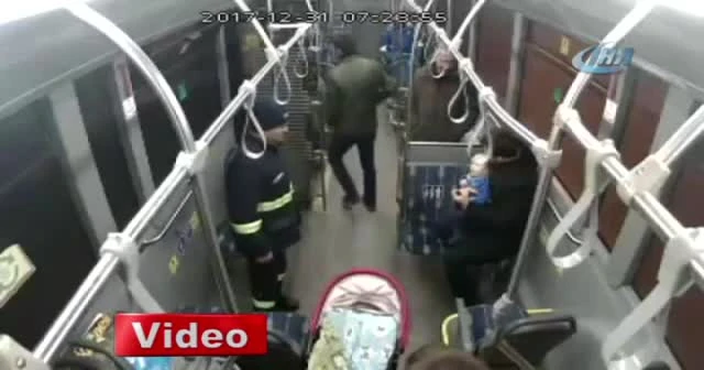 Bebeği hayata döndüren otobüs şoförü kamerada